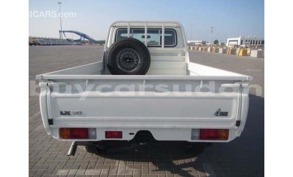 Buy Import Toyota Land Cruiser White Car in Import - Dubai in Al Jazirah State Buy Import Toyota Land Cruiser White Car in Import - Dubai in Al Jazirah State