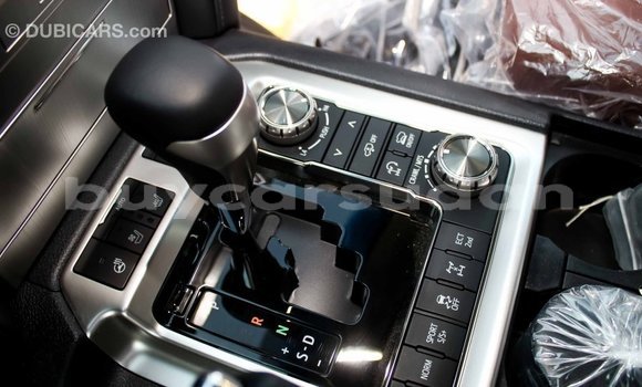 Acheter Import Voiture Toyota Land Cruiser Noir à Import - Dubai, État d'Al Jazirah Acheter Import Voiture Toyota Land Cruiser Noir à Import - Dubai, État d'Al Jazirah