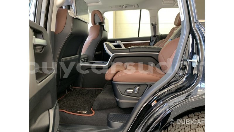 Big with watermark toyota land cruiser al jazirah state import dubai 1548