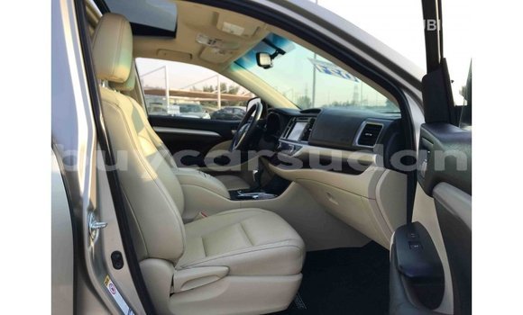 Buy Import Toyota Highlander Other Car in Import - Dubai in Al Jazirah State Buy Import Toyota Highlander Other Car in Import - Dubai in Al Jazirah State