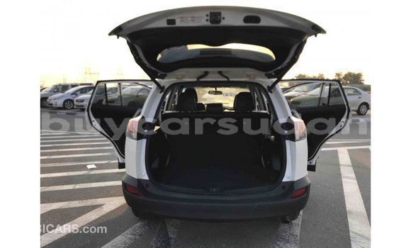 Buy Import Toyota HiAce White Truck in Import - Dubai in Al Jazirah State Buy Import Toyota HiAce White Truck in Import - Dubai in Al Jazirah State