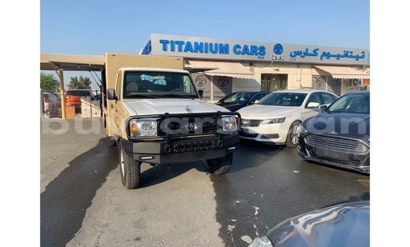 Buy Import Toyota Land Cruiser Beige Car in Import - Dubai in Al Jazirah State Buy Import Toyota Land Cruiser Beige Car in Import - Dubai in Al Jazirah State
