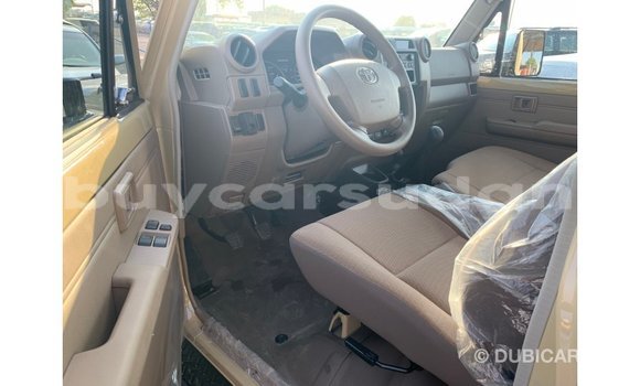 Buy Import Toyota Land Cruiser Beige Car in Import - Dubai in Al Jazirah State Buy Import Toyota Land Cruiser Beige Car in Import - Dubai in Al Jazirah State