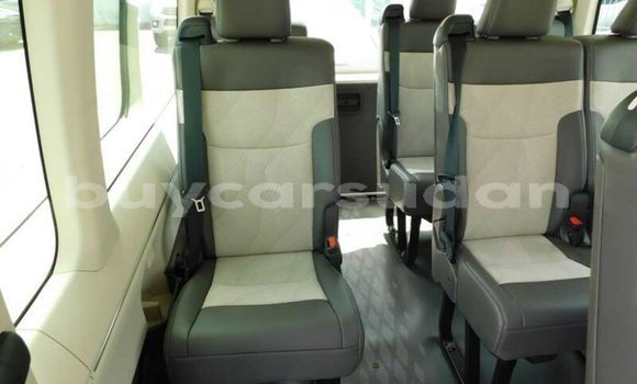 Buy Used Toyota Hiace White Car in Doka in al-Qadarif Buy Used Toyota Hiace White Car in Doka in al-Qadarif