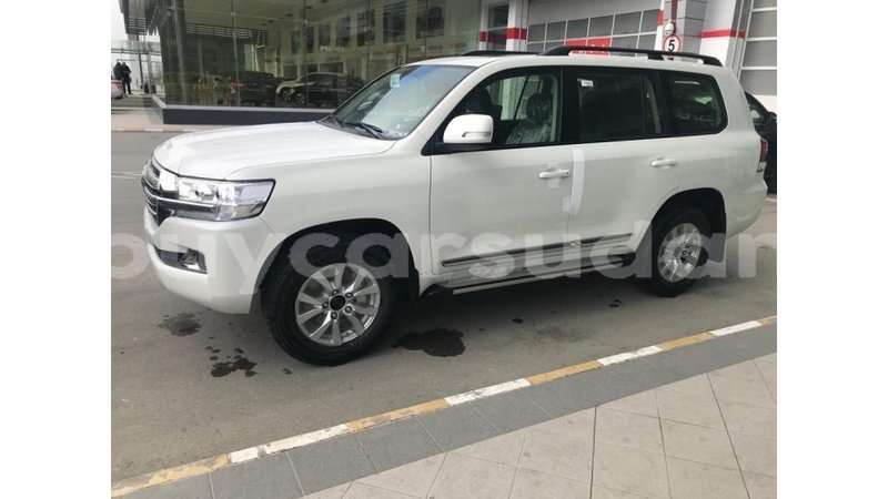 Big with watermark toyota land cruiser al jazirah state import dubai 1572
