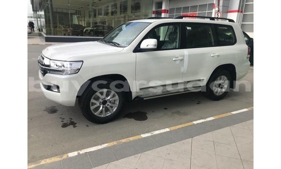Buy Import Toyota Land Cruiser White Car in Import - Dubai in Al Jazirah State Buy Import Toyota Land Cruiser White Car in Import - Dubai in Al Jazirah State