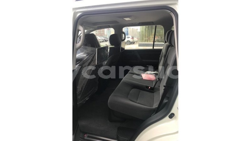 Big with watermark toyota land cruiser al jazirah state import dubai 1572