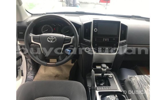 Buy Import Toyota Land Cruiser White Car in Import - Dubai in Al Jazirah State Buy Import Toyota Land Cruiser White Car in Import - Dubai in Al Jazirah State