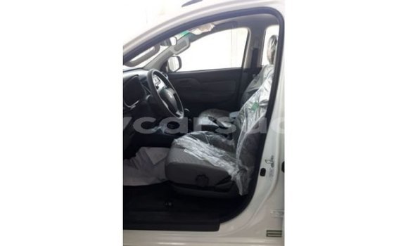 Buy Import Mitsubishi L200 White Car in Import - Dubai in Al Jazirah State