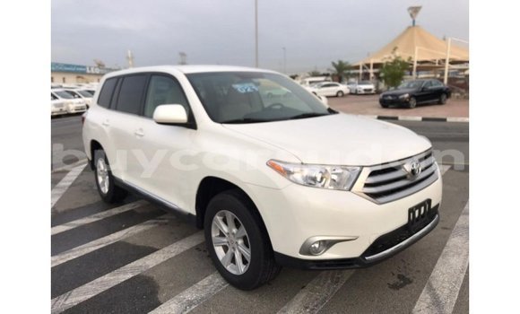 Buy Import Toyota Highlander White Car in Import - Dubai in Al Jazirah State Buy Import Toyota Highlander White Car in Import - Dubai in Al Jazirah State