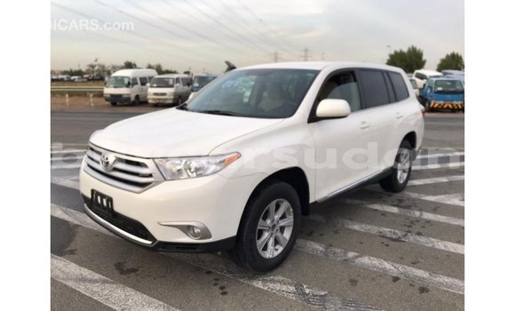 Buy Import Toyota Highlander White Car in Import - Dubai in Al Jazirah State Buy Import Toyota Highlander White Car in Import - Dubai in Al Jazirah State