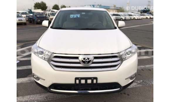 Buy Import Toyota Highlander White Car in Import - Dubai in Al Jazirah State Buy Import Toyota Highlander White Car in Import - Dubai in Al Jazirah State