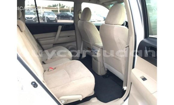Buy Import Toyota Highlander White Car in Import - Dubai in Al Jazirah State Buy Import Toyota Highlander White Car in Import - Dubai in Al Jazirah State
