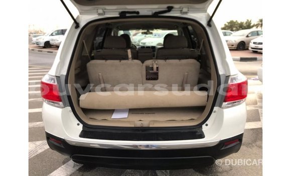 Buy Import Toyota Highlander White Car in Import - Dubai in Al Jazirah State Buy Import Toyota Highlander White Car in Import - Dubai in Al Jazirah State