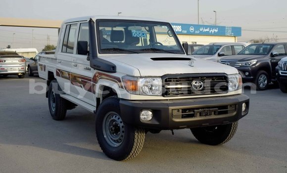 Acheter Import Voiture Toyota Land Cruiser Blanc à Import - Dubai, État d'Al Jazirah Acheter Import Voiture Toyota Land Cruiser Blanc à Import - Dubai, État d'Al Jazirah