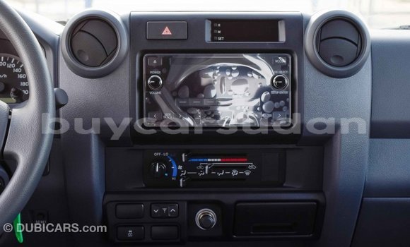 Acheter Import Voiture Toyota Land Cruiser Blanc à Import - Dubai, État d'Al Jazirah Acheter Import Voiture Toyota Land Cruiser Blanc à Import - Dubai, État d'Al Jazirah