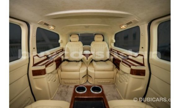 Buy Import Mercedes-Benz 190 (W201) Black Car in Import - Dubai in Al Jazirah State