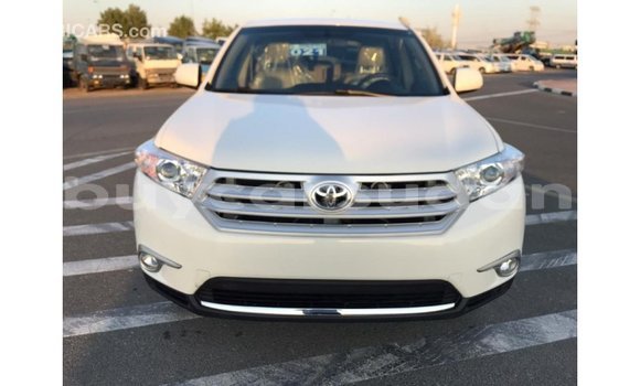 Buy Import Toyota Highlander White Car in Import - Dubai in Al Jazirah State Buy Import Toyota Highlander White Car in Import - Dubai in Al Jazirah State