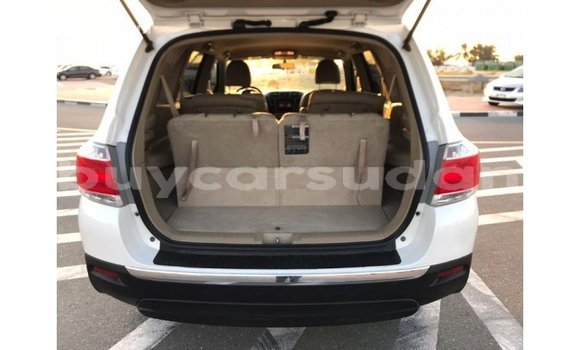 Buy Import Toyota Highlander White Car in Import - Dubai in Al Jazirah State Buy Import Toyota Highlander White Car in Import - Dubai in Al Jazirah State