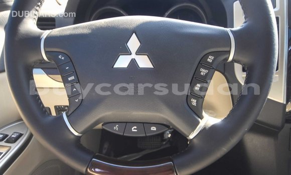 Buy Import Mitsubishi Pajero White Car in Import - Dubai in Al Jazirah State Buy Import Mitsubishi Pajero White Car in Import - Dubai in Al Jazirah State