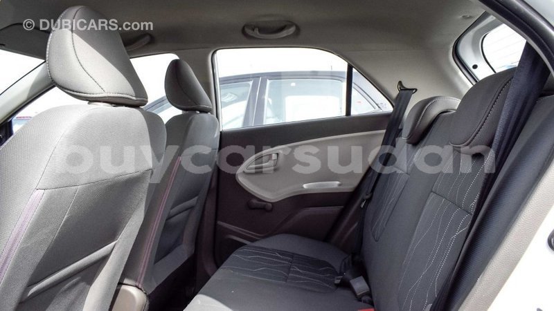 Big with watermark kia carens al jazirah state import dubai 1647