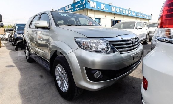Acheter Import Voiture Toyota Fortuner Autre à Import - Dubai, État d'Al Jazirah Acheter Import Voiture Toyota Fortuner Autre à Import - Dubai, État d'Al Jazirah