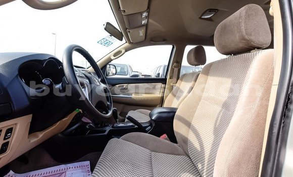 Acheter Import Voiture Toyota Fortuner Autre à Import - Dubai, État d'Al Jazirah Acheter Import Voiture Toyota Fortuner Autre à Import - Dubai, État d'Al Jazirah