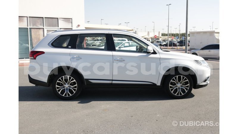 Big with watermark mitsubishi outlander al jazirah state import dubai 1664