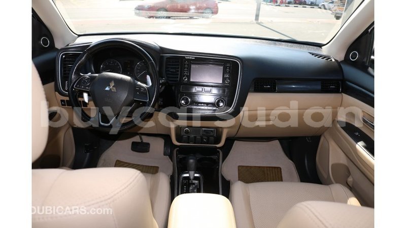 Big with watermark mitsubishi outlander al jazirah state import dubai 1664