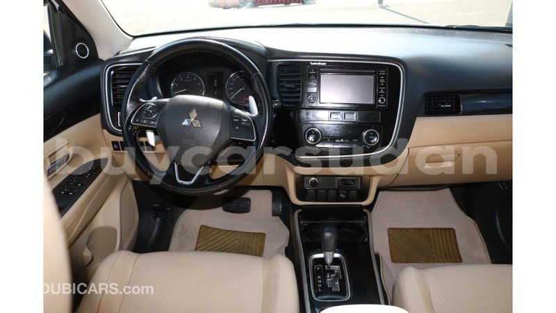 Big with watermark mitsubishi outlander al jazirah state import dubai 1664
