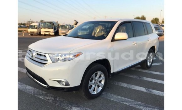 Buy Import Toyota Highlander White Car in Import - Dubai in Al Jazirah State Buy Import Toyota Highlander White Car in Import - Dubai in Al Jazirah State