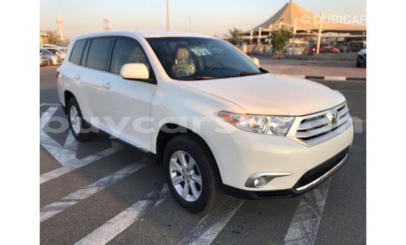 Buy Import Toyota Highlander White Car in Import - Dubai in Al Jazirah State Buy Import Toyota Highlander White Car in Import - Dubai in Al Jazirah State