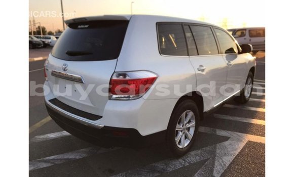 Buy Import Toyota Highlander White Car in Import - Dubai in Al Jazirah State Buy Import Toyota Highlander White Car in Import - Dubai in Al Jazirah State