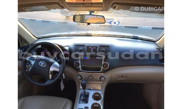 Buy Import Toyota Highlander White Car in Import - Dubai in Al Jazirah State Buy Import Toyota Highlander White Car in Import - Dubai in Al Jazirah State