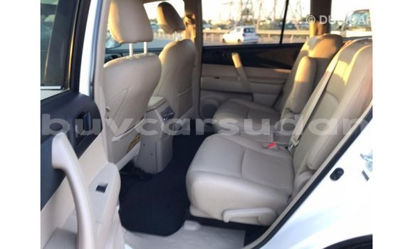 Buy Import Toyota Highlander White Car in Import - Dubai in Al Jazirah State Buy Import Toyota Highlander White Car in Import - Dubai in Al Jazirah State