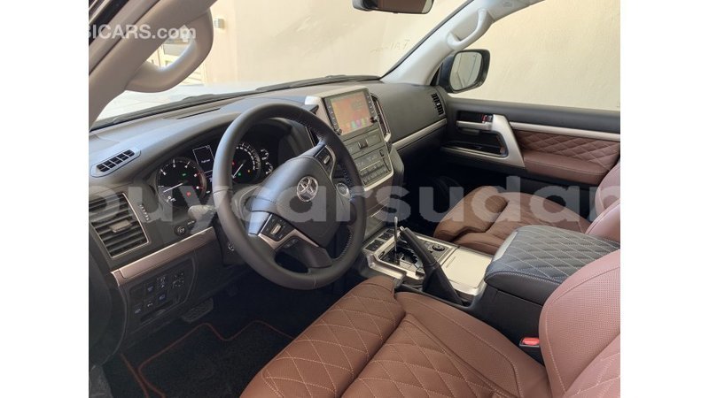 Big with watermark toyota land cruiser al jazirah state import dubai 1682