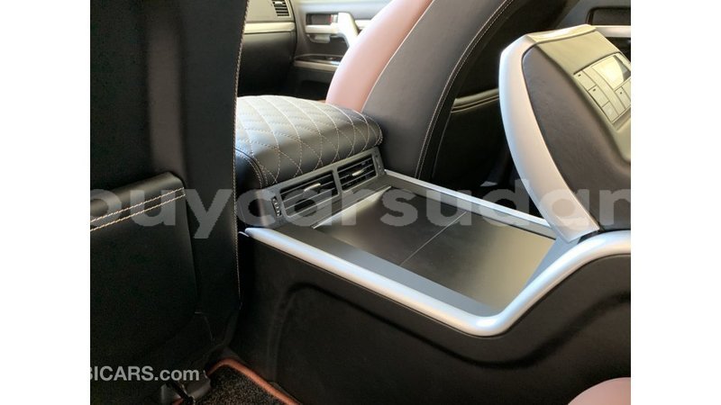 Big with watermark toyota land cruiser al jazirah state import dubai 1682