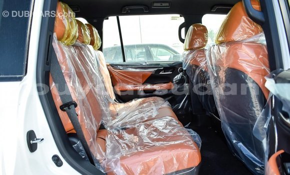 Acheter Import Voiture Lexus LX Blanc à Import - Dubai, État d'Al Jazirah Acheter Import Voiture Lexus LX Blanc à Import - Dubai, État d'Al Jazirah