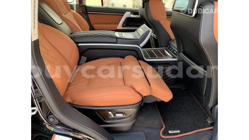 Big with watermark toyota land cruiser al jazirah state import dubai 1685