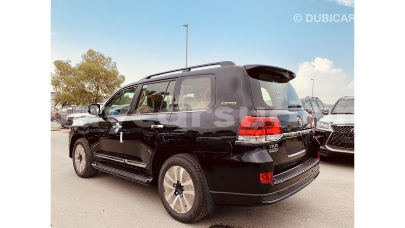 Big with watermark toyota land cruiser al jazirah state import dubai 1685