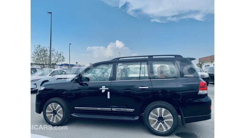Big with watermark toyota land cruiser al jazirah state import dubai 1685