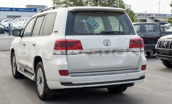 Buy Import Toyota Land Cruiser White Car in Import - Dubai in Al Jazirah State Buy Import Toyota Land Cruiser White Car in Import - Dubai in Al Jazirah State
