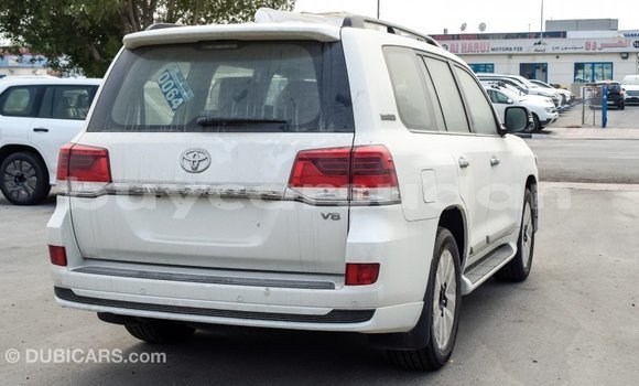 Buy Import Toyota Land Cruiser White Car in Import - Dubai in Al Jazirah State Buy Import Toyota Land Cruiser White Car in Import - Dubai in Al Jazirah State