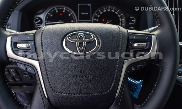 Buy Import Toyota Land Cruiser White Car in Import - Dubai in Al Jazirah State Buy Import Toyota Land Cruiser White Car in Import - Dubai in Al Jazirah State