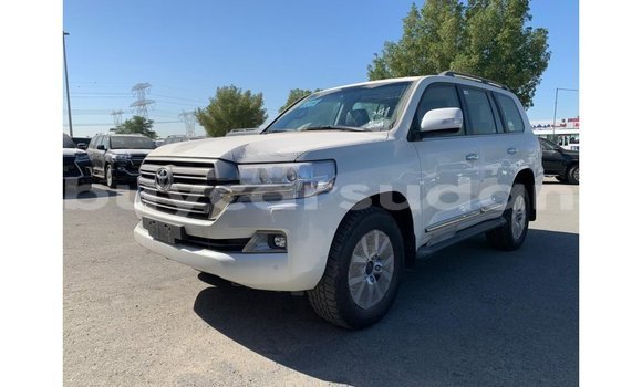 Buy Import Toyota Land Cruiser White Car in Import - Dubai in Al Jazirah State Buy Import Toyota Land Cruiser White Car in Import - Dubai in Al Jazirah State
