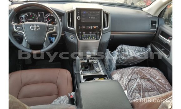 Buy Import Toyota Land Cruiser White Car in Import - Dubai in Al Jazirah State Buy Import Toyota Land Cruiser White Car in Import - Dubai in Al Jazirah State