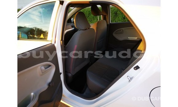 Buy Import Kia Carens White Car in Import - Dubai in Al Jazirah State Buy Import Kia Carens White Car in Import - Dubai in Al Jazirah State