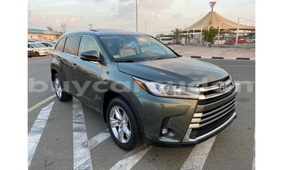 Buy Import Toyota Highlander Green Car in Import - Dubai in Al Jazirah State Buy Import Toyota Highlander Green Car in Import - Dubai in Al Jazirah State
