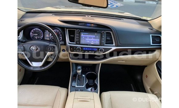 Buy Import Toyota Highlander Green Car in Import - Dubai in Al Jazirah State Buy Import Toyota Highlander Green Car in Import - Dubai in Al Jazirah State