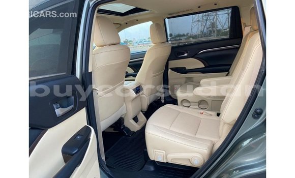 Buy Import Toyota Highlander Green Car in Import - Dubai in Al Jazirah State Buy Import Toyota Highlander Green Car in Import - Dubai in Al Jazirah State